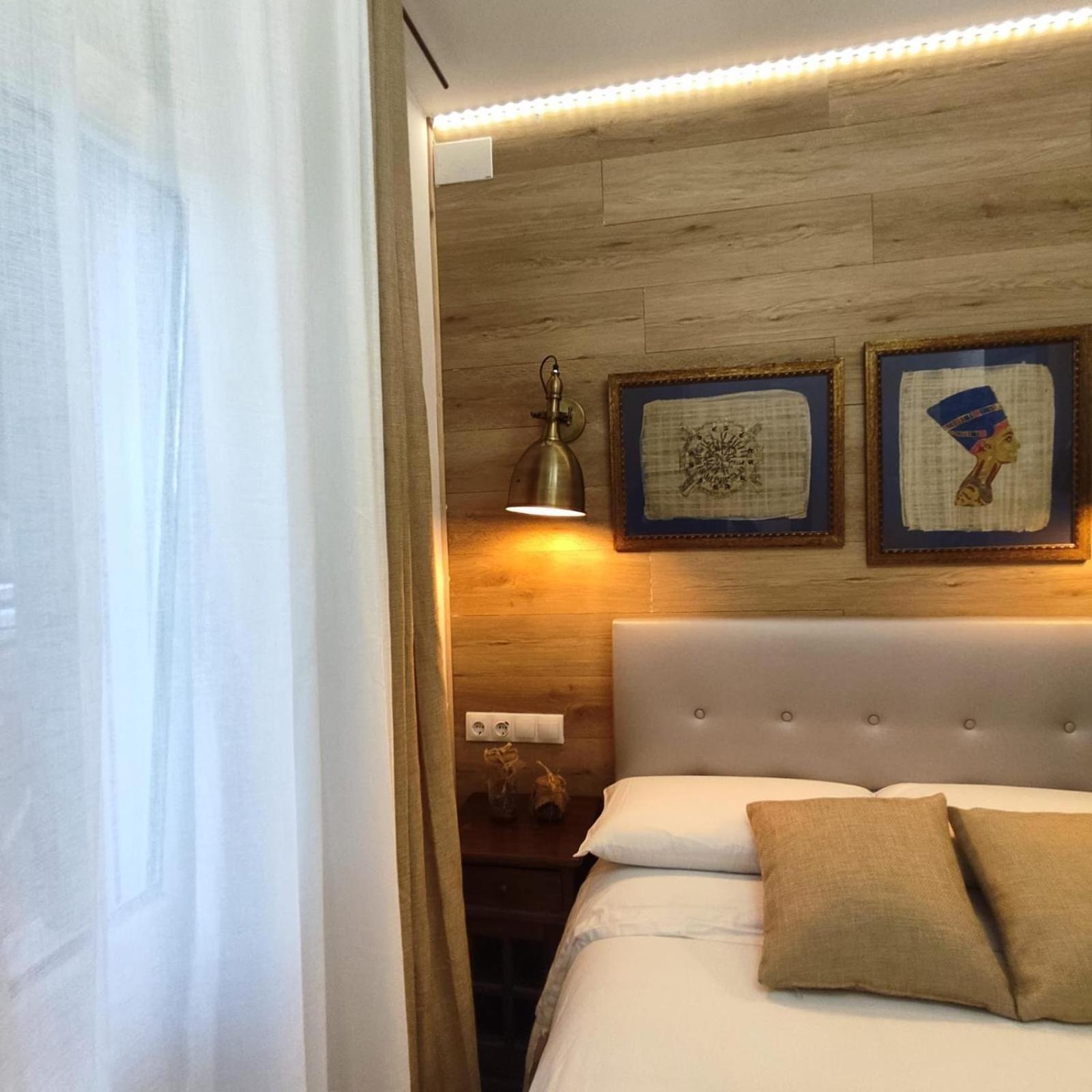 Private Rooms Barcelone Extérieur photo