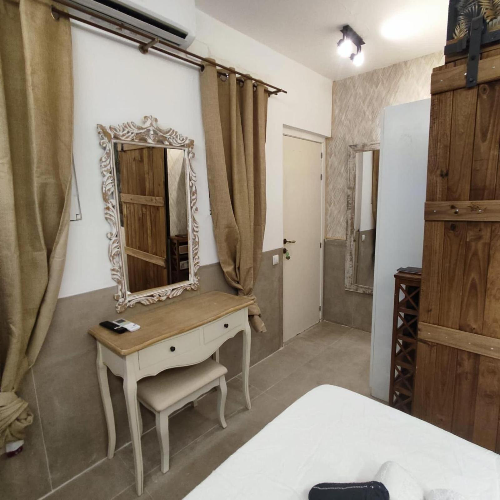 Private Rooms Barcelone Extérieur photo