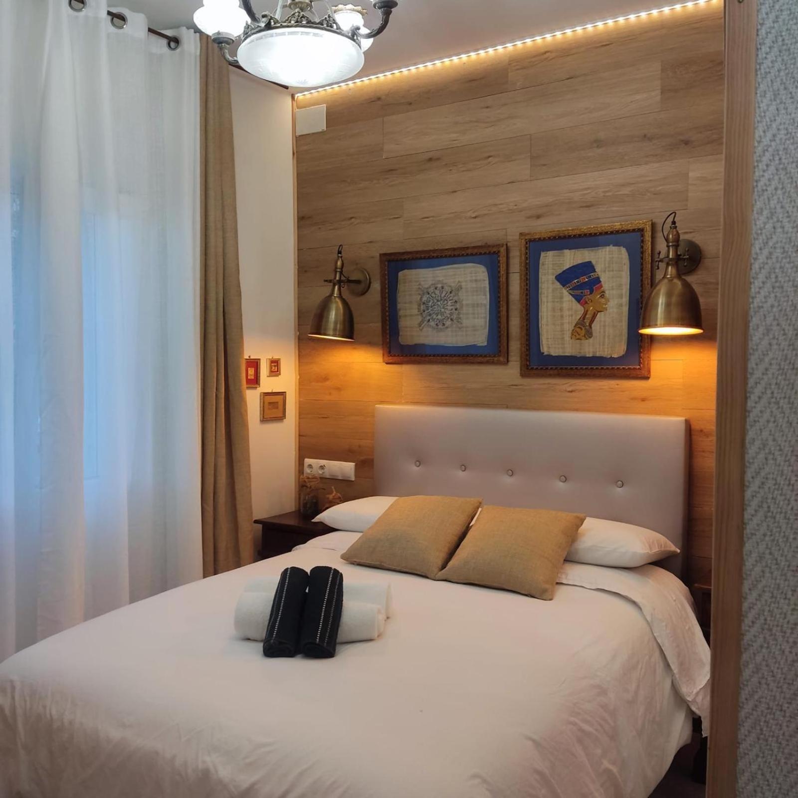 Private Rooms Barcelone Extérieur photo