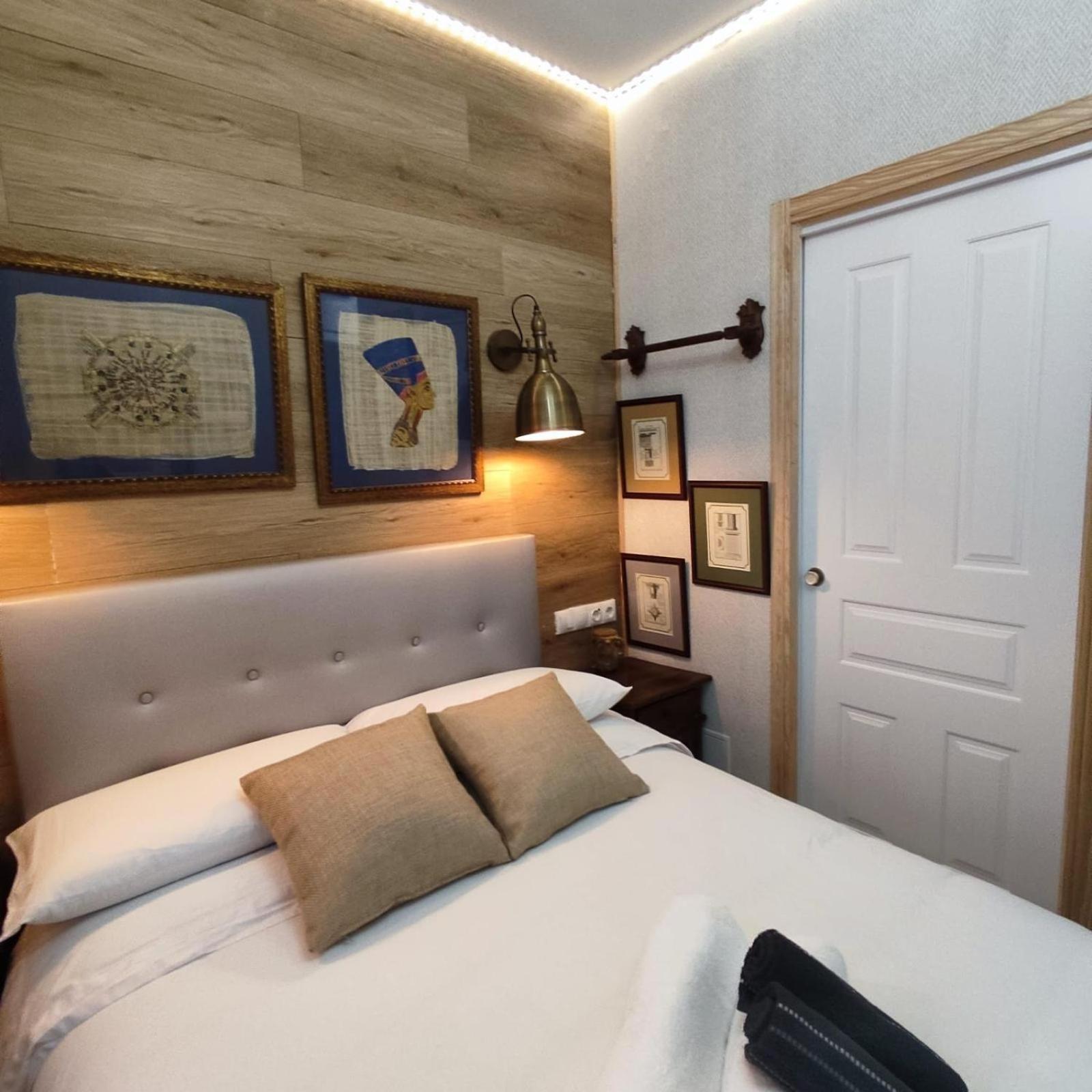 Private Rooms Barcelone Extérieur photo