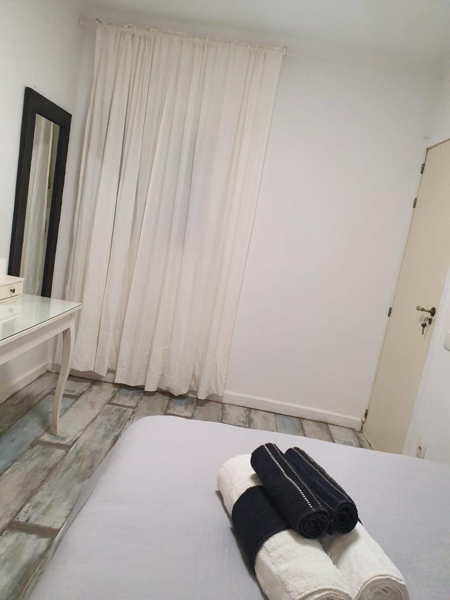 Private Rooms Barcelone Extérieur photo